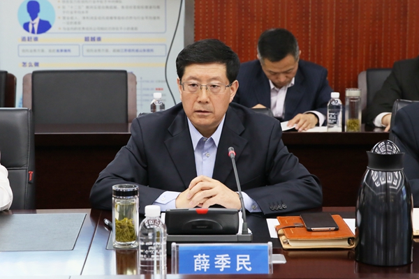 董事长_幼.jpg 董事长_幼.jpg