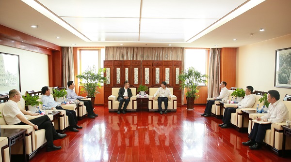 6月6日 公司党委书记、董事长姚卫东会见咸阳市市长冷劲松一行.jpg