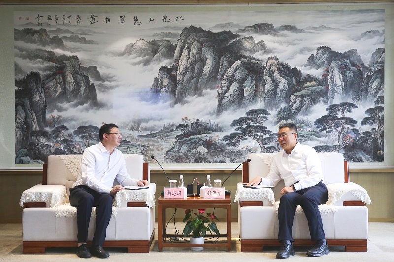 9月1日  公司党委副书记、总裁解志炯一行赴西咸新区沣东新城发展座谈互换.jpg
